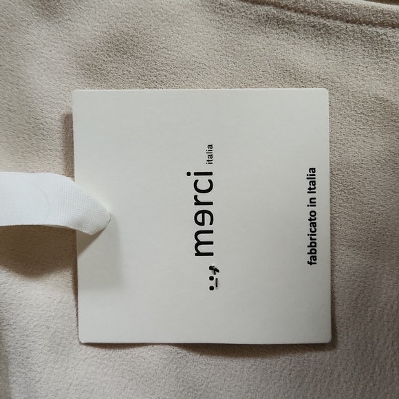 Cream colored top - Picture 7 of 10